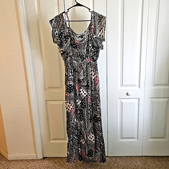 Beautiful Cold Shoulder Maxi Dress - Picture 10 of 13